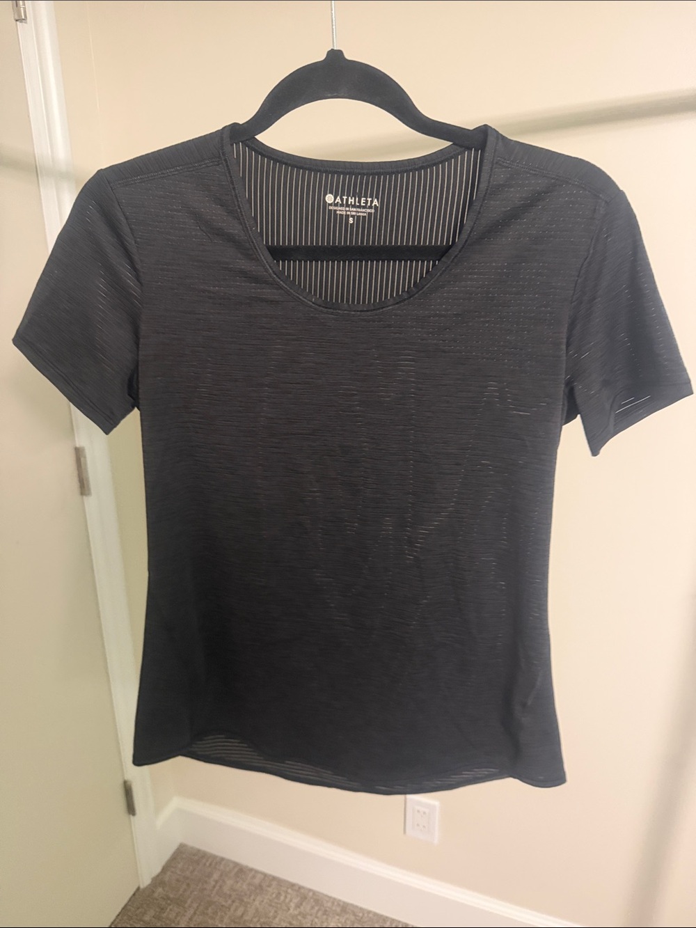 Athleta Women's Black Short-Sleeve Scoop Tee